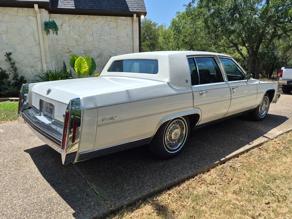 1985 Cadillac Fleetwood - Image 5 of 31