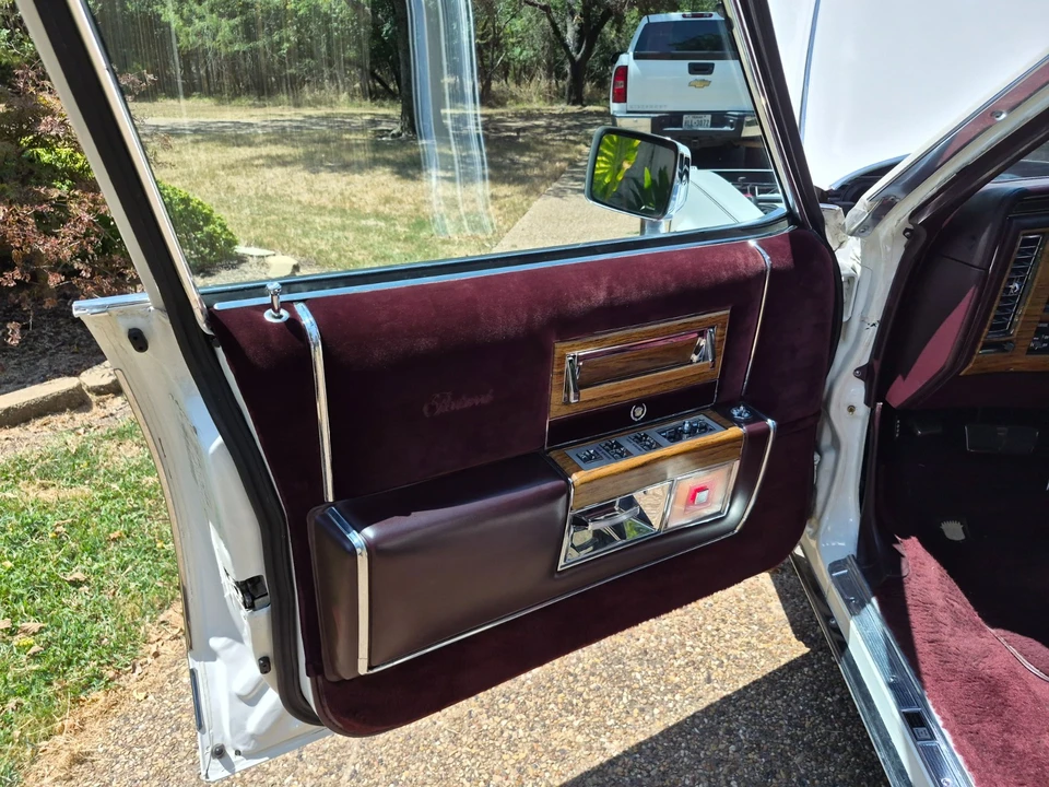 1985 Cadillac Fleetwood - Image 15 of 31