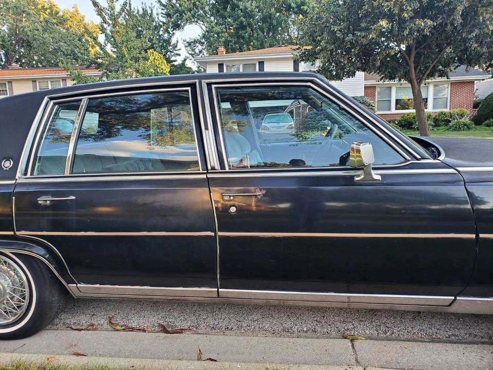 1985 Cadillac Brougham - Image 10 of 19