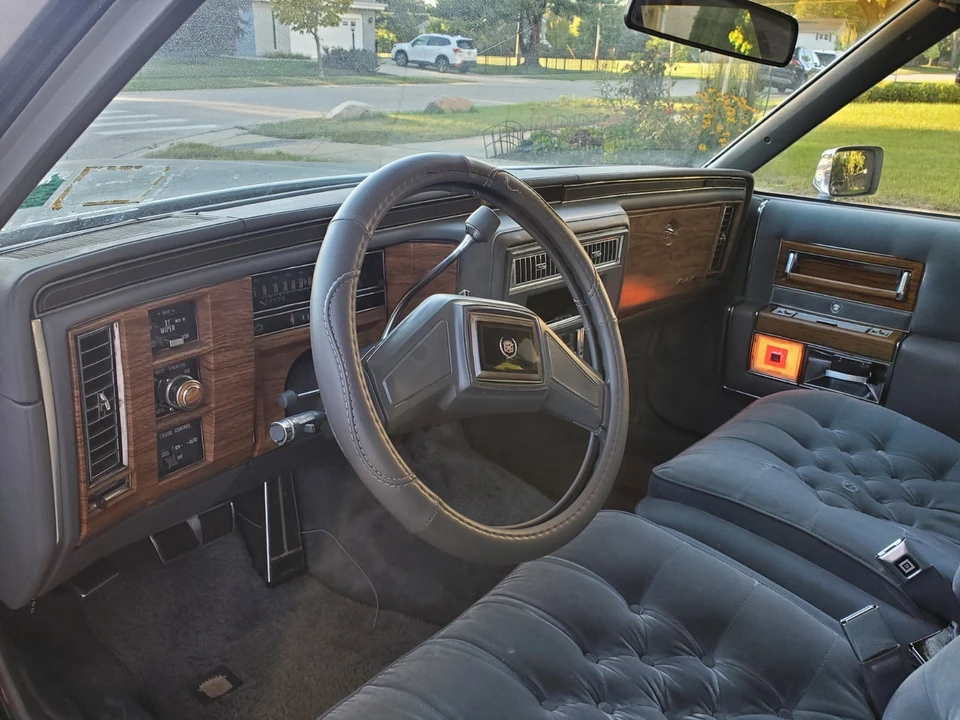 1985 Cadillac Brougham - Image 14 of 19