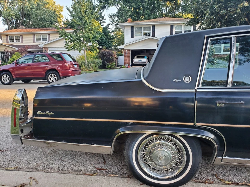 1985 Cadillac Brougham - Image 11 of 19