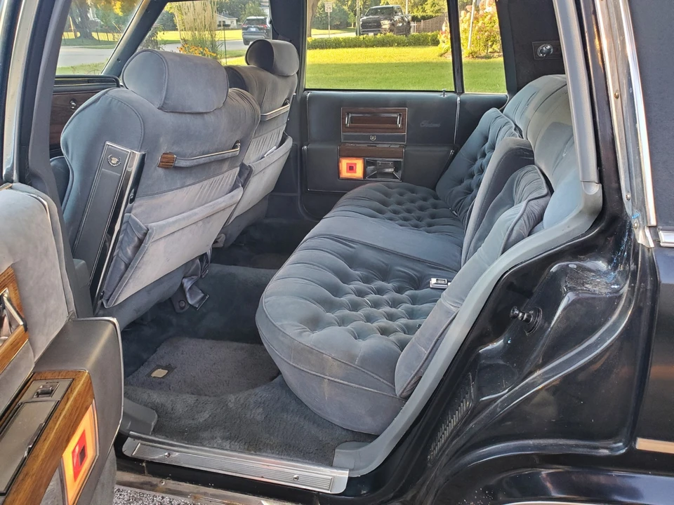 1985 Cadillac Brougham - Image 15 of 19