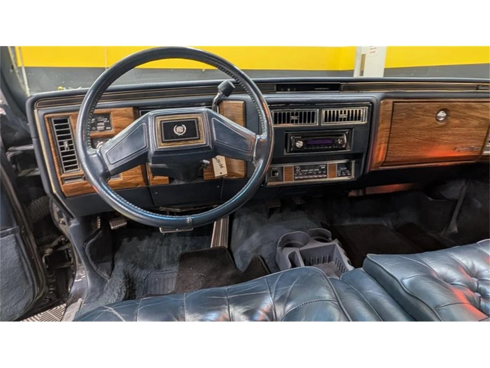 1985 Cadillac Fleetwood - Image 8 of 9