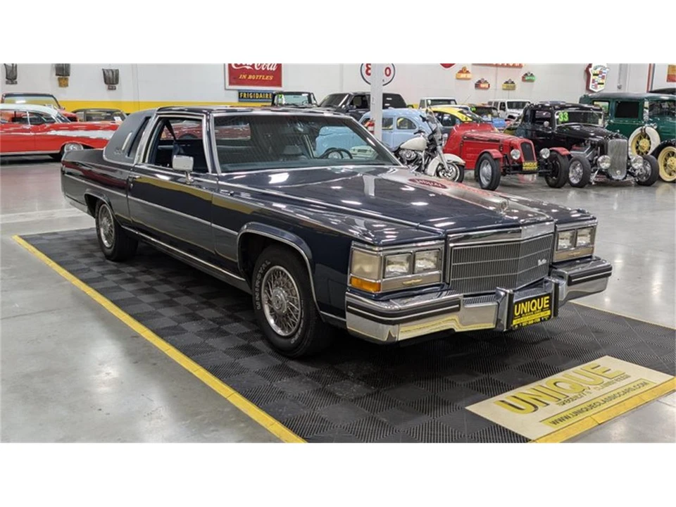 1985 Cadillac Fleetwood - Image 2 of 9