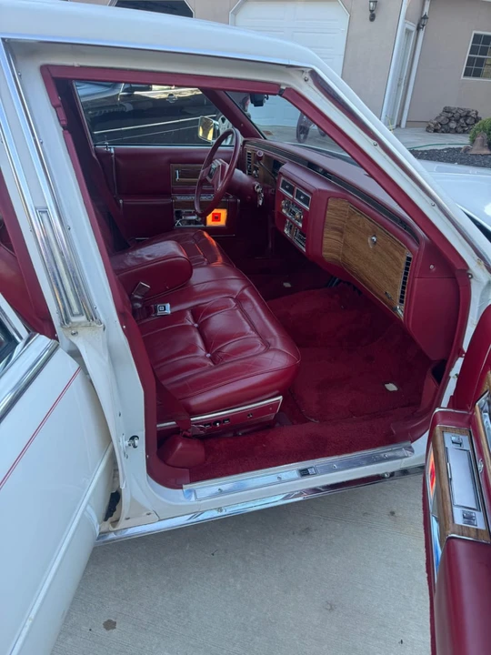 1985 Cadillac Fleetwood - Image 8 of 12