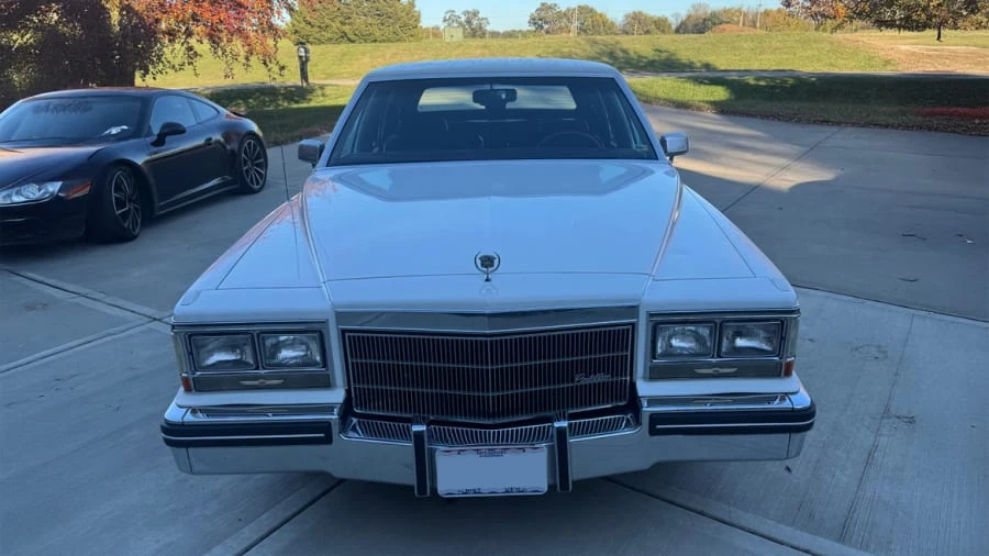 1985 Cadillac Fleetwood - Image 2 of 12