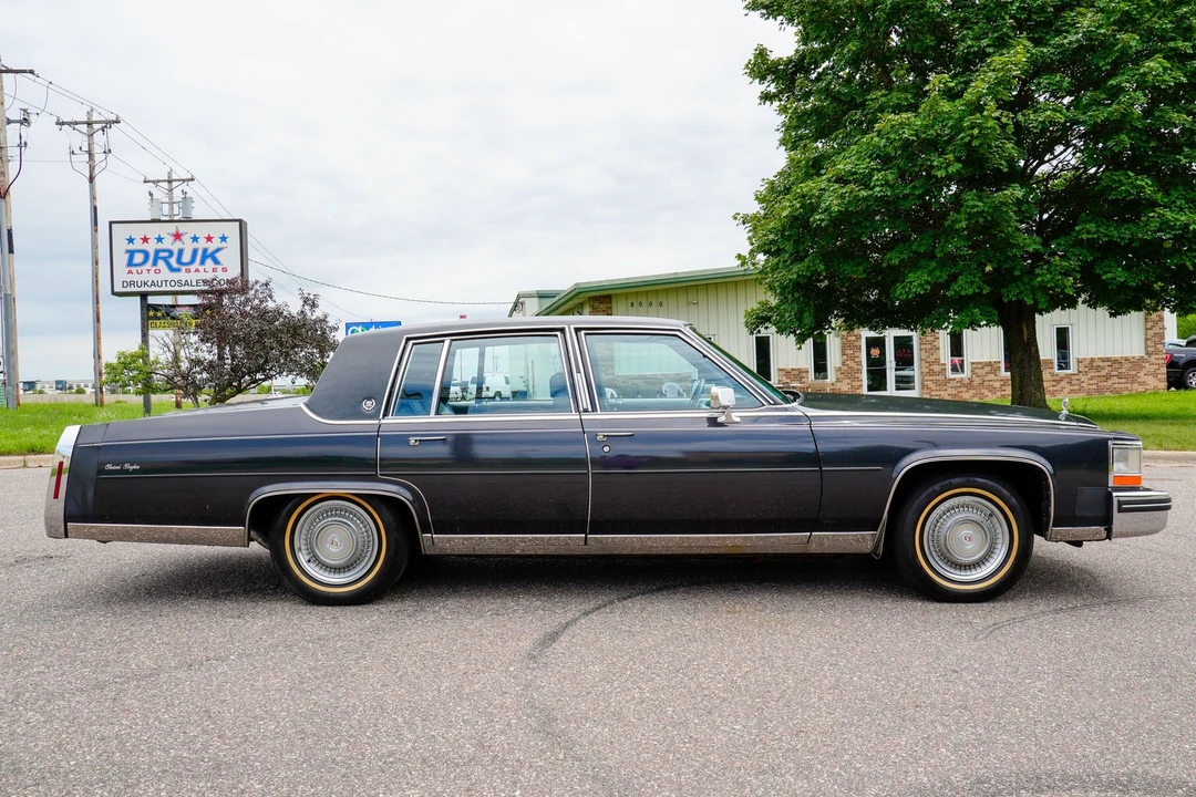 1985 Cadillac Fleetwood - Image 2 of 31