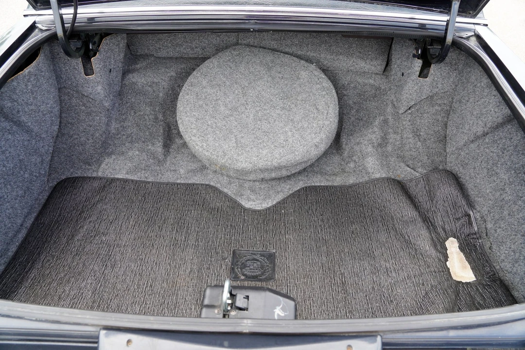 1985 Cadillac Fleetwood - Image 15 of 31