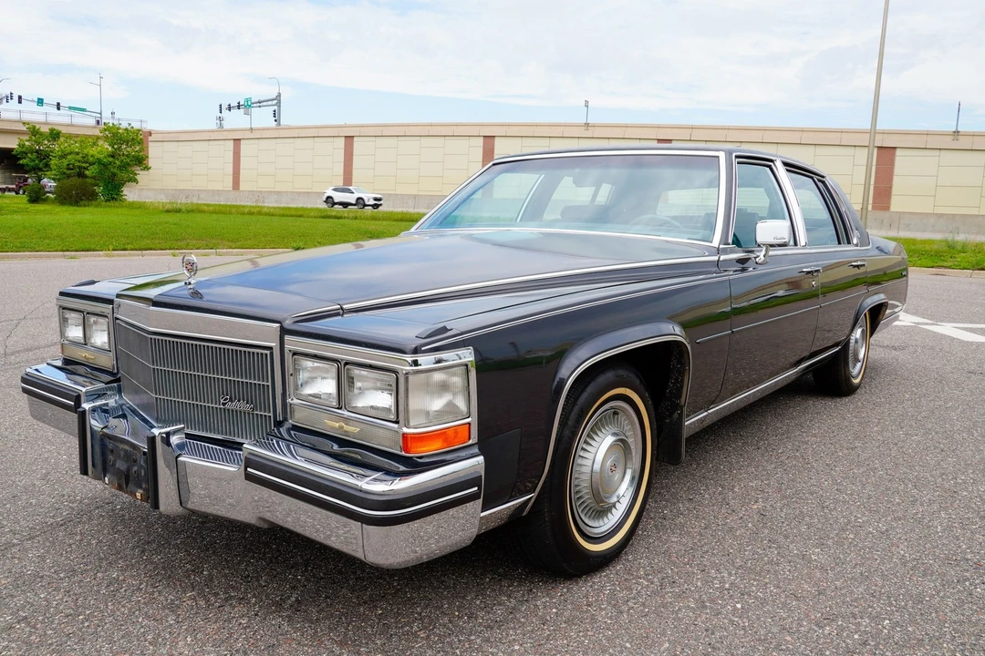 1985 Cadillac Fleetwood - Image 8 of 31