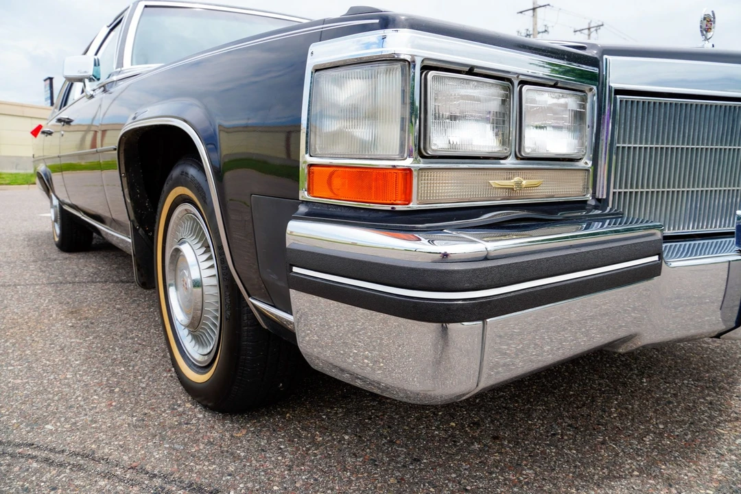 1985 Cadillac Fleetwood - Image 29 of 31