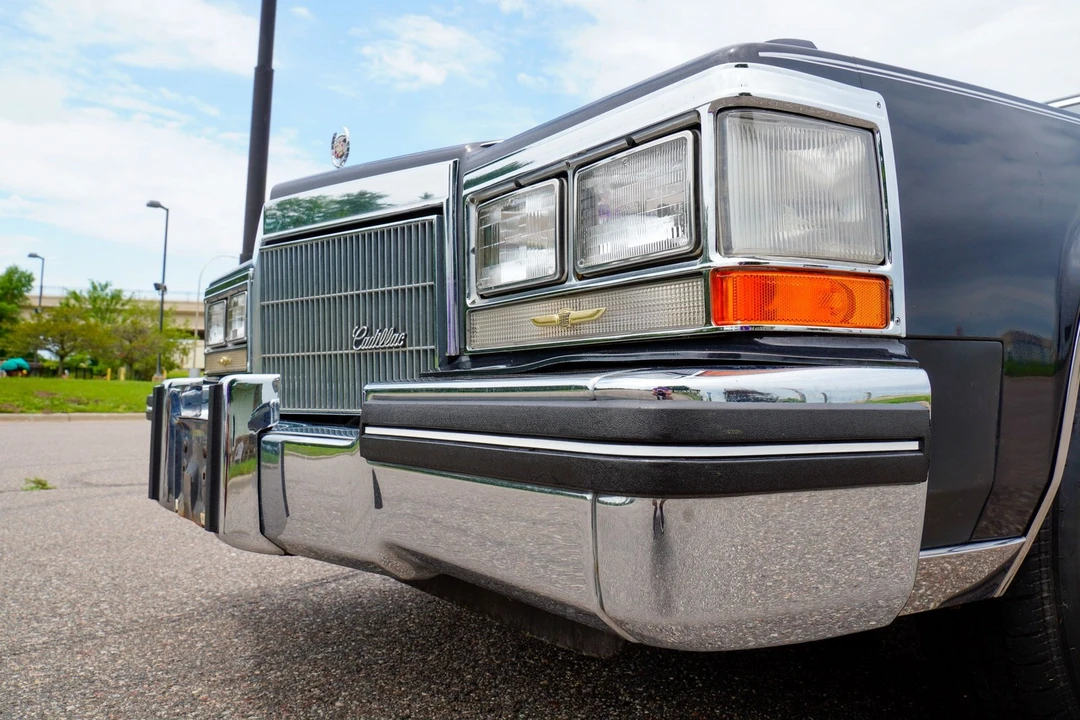 1985 Cadillac Fleetwood - Image 23 of 31