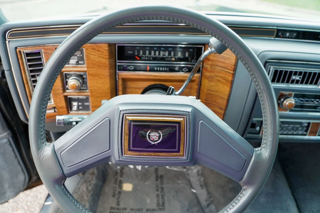 1985 Cadillac Fleetwood - Image 14 of 31