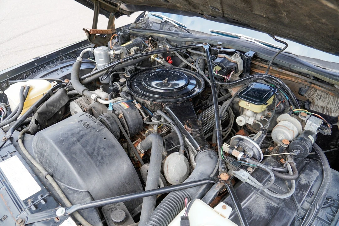 1985 Cadillac Fleetwood - Image 20 of 31