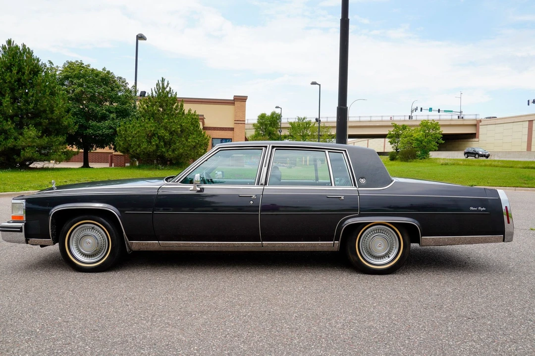 1985 Cadillac Fleetwood - Image 7 of 31