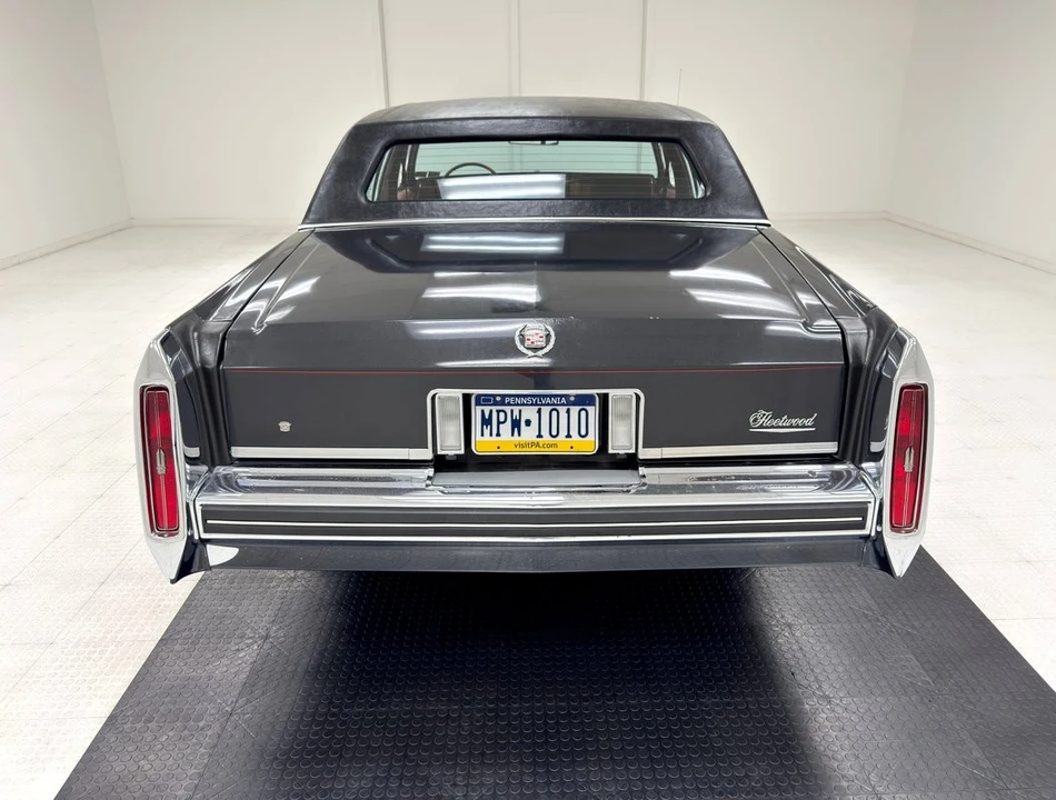 1985 Cadillac Brougham - Image 4 of 12