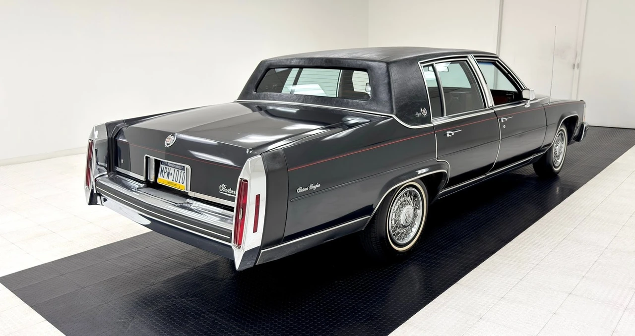 1985 Cadillac Brougham - Image 5 of 12