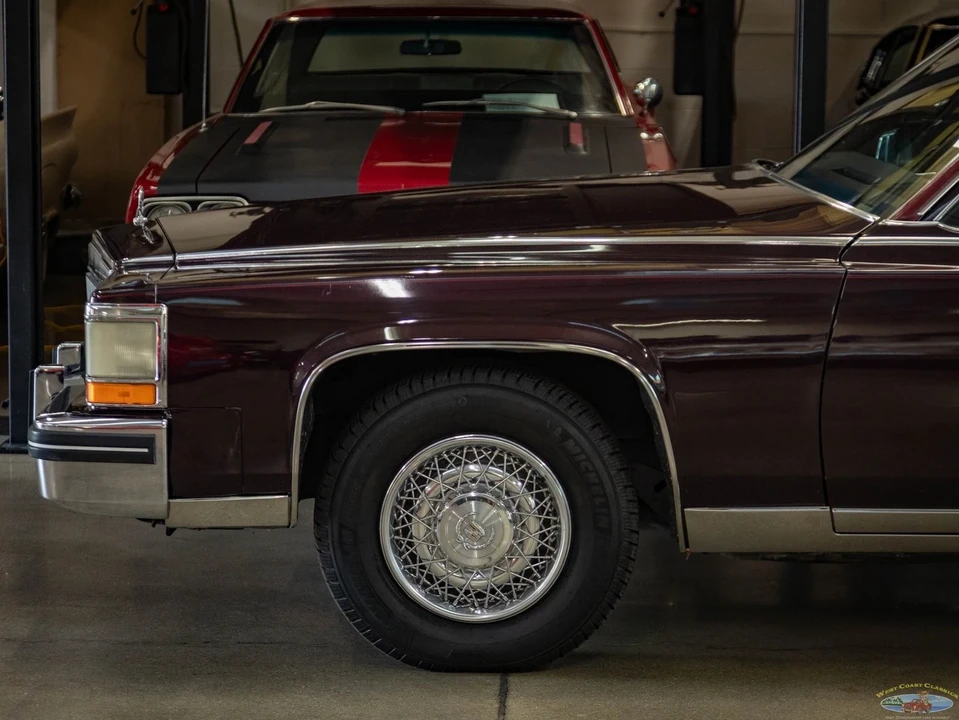 1985 Cadillac Fleetwood - Image 2 of 21