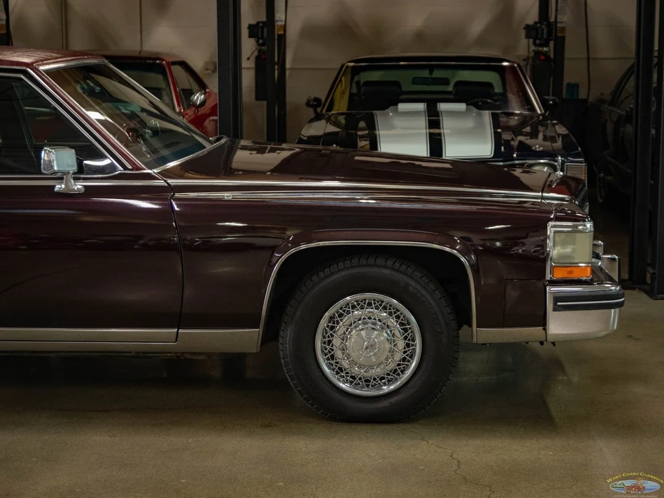 1985 Cadillac Fleetwood - Image 8 of 21