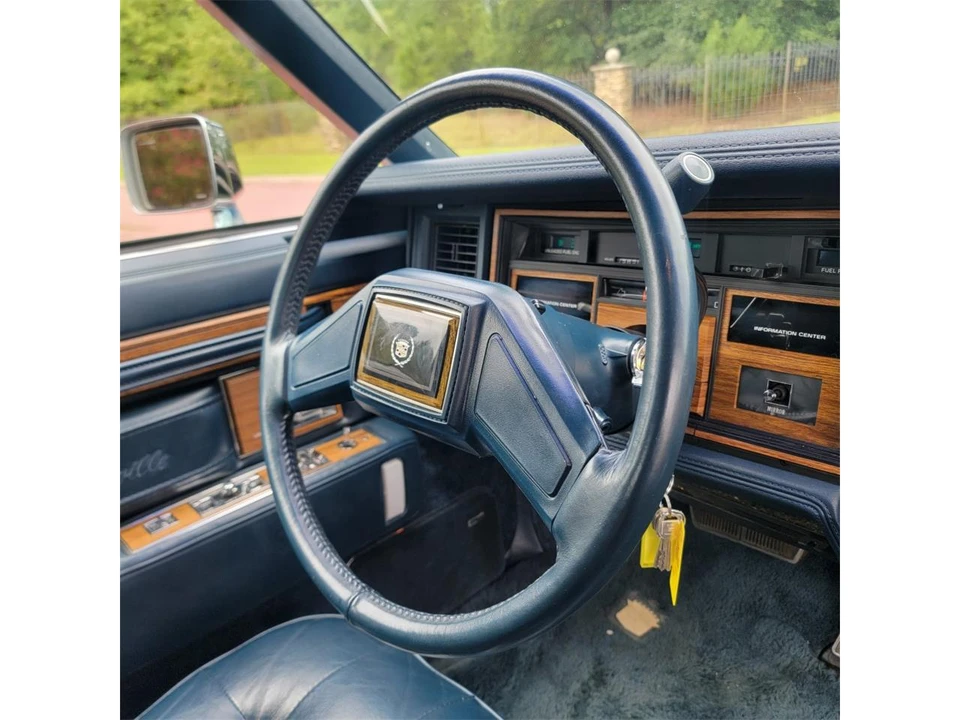 1985 Cadillac Seville - Image 21 of 31