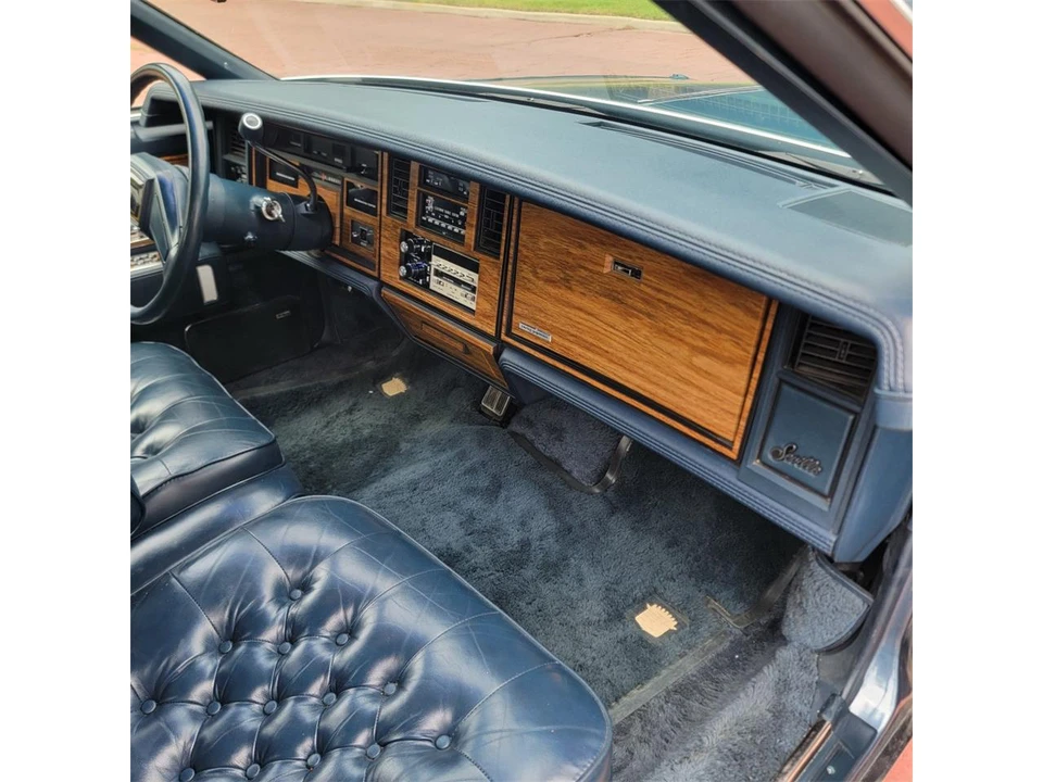 1985 Cadillac Seville - Image 20 of 31
