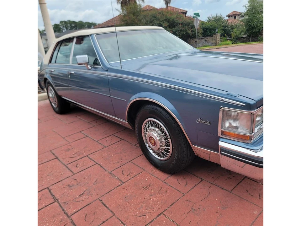 1985 Cadillac Seville - Image 5 of 31