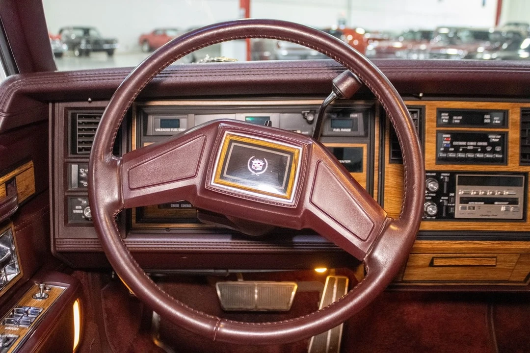 1985 Cadillac Seville - Image 11 of 12