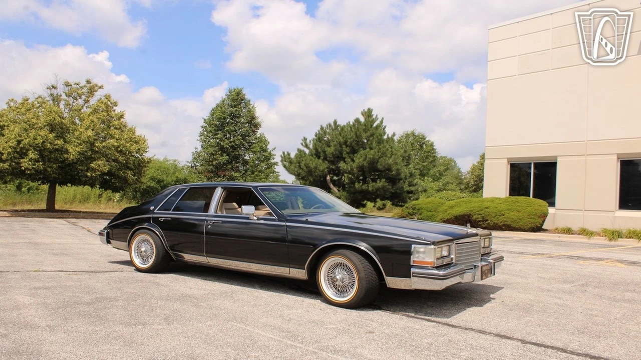 1985 Cadillac Seville - Image 10 of 12
