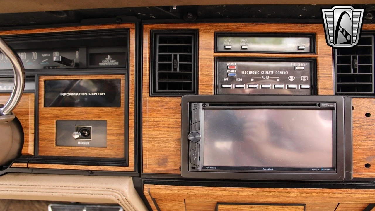 1985 Cadillac Seville - Image 14 of 21