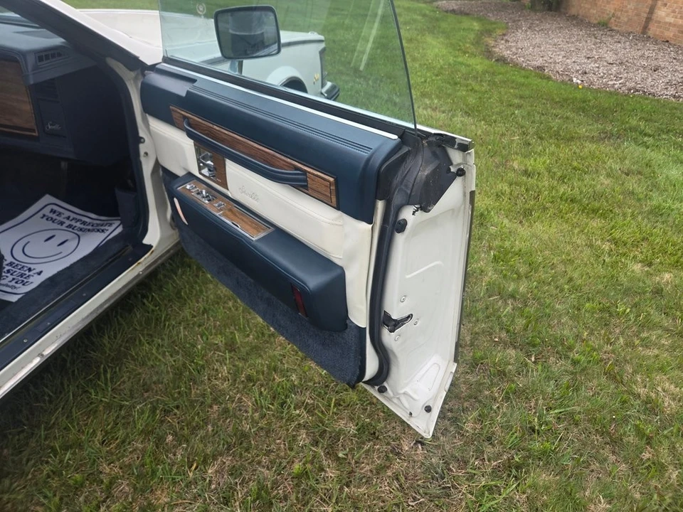 1985 Cadillac Seville - Image 16 of 21