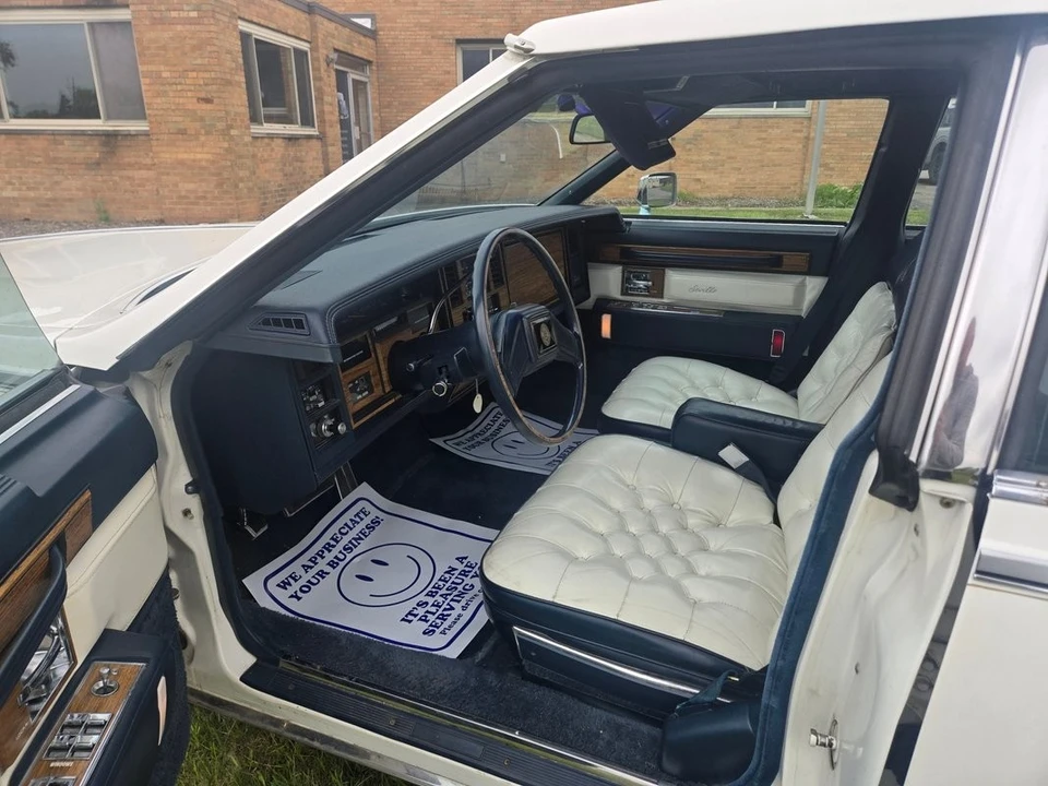 1985 Cadillac Seville - Image 9 of 21