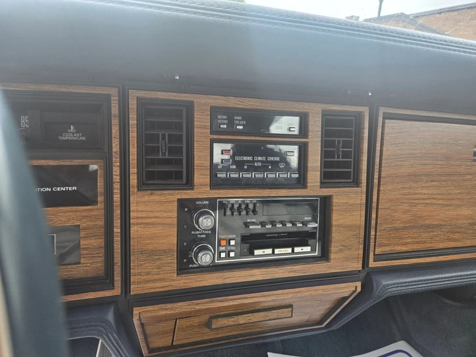 1985 Cadillac Seville - Image 21 of 21