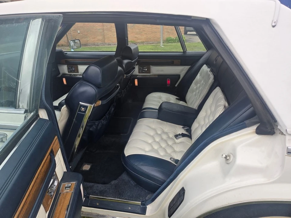 1985 Cadillac Seville - Image 11 of 21