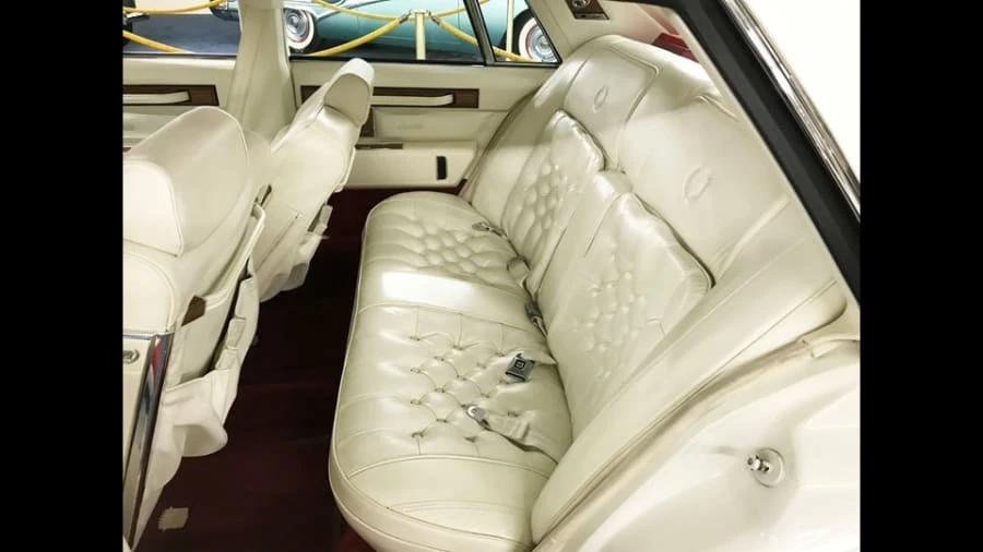1985 Cadillac Seville - Image 9 of 10