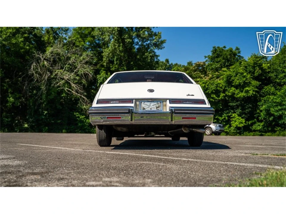 1985 Cadillac Seville - Image 16 of 31