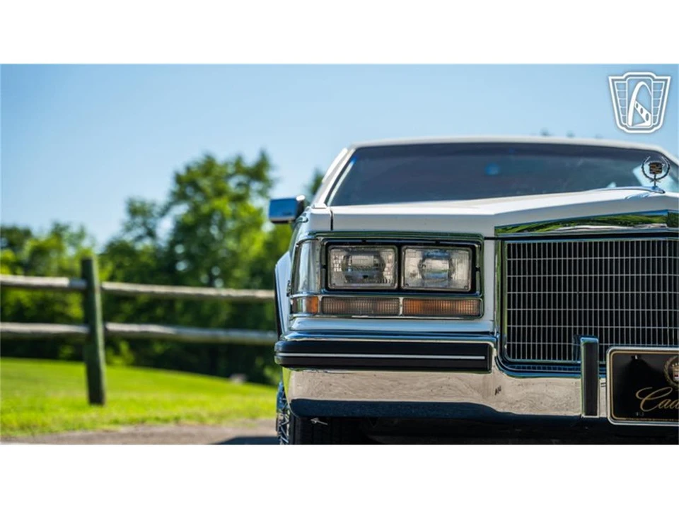 1985 Cadillac Seville - Image 26 of 31