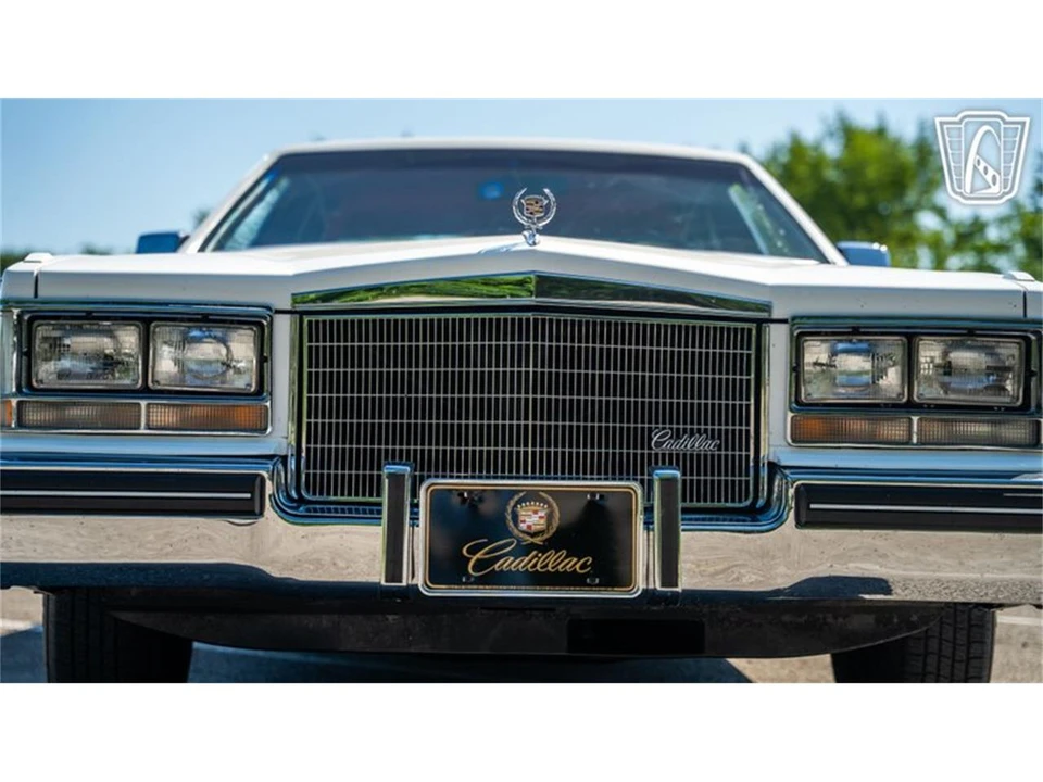 1985 Cadillac Seville - Image 27 of 31