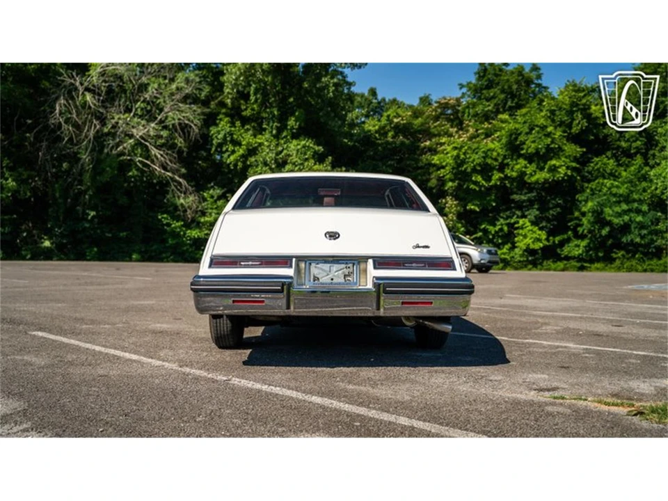 1985 Cadillac Seville - Image 15 of 31