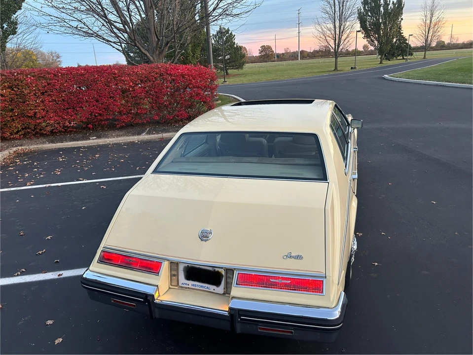 1985 Cadillac Seville - Image 16 of 31