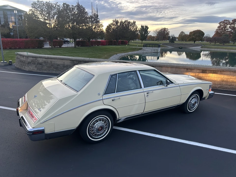 1985 Cadillac Seville - Image 11 of 31