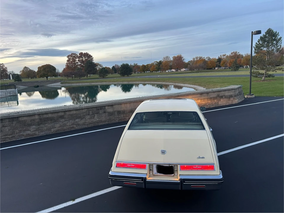 1985 Cadillac Seville - Image 17 of 31