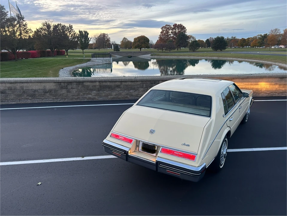 1985 Cadillac Seville - Image 15 of 31