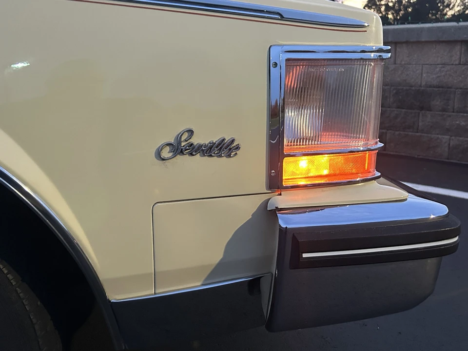 1985 Cadillac Seville - Image 26 of 31