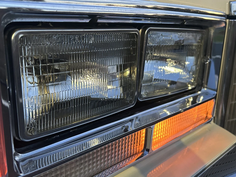 1985 Cadillac Seville - Image 28 of 31