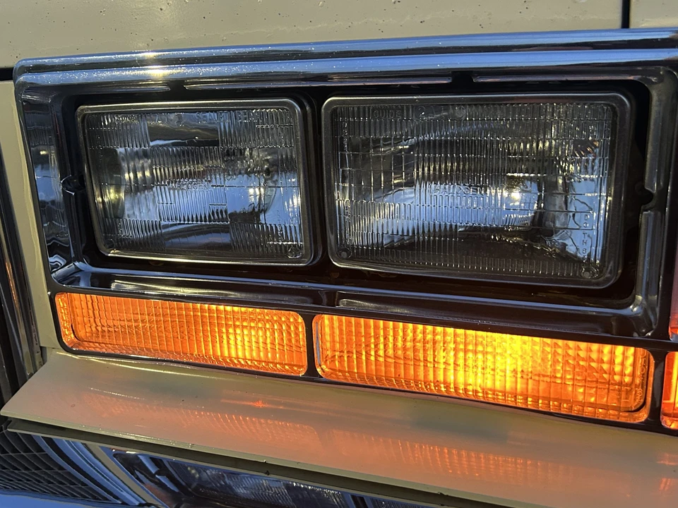 1985 Cadillac Seville - Image 30 of 31