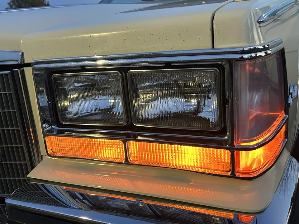 1985 Cadillac Seville - Image 31 of 31