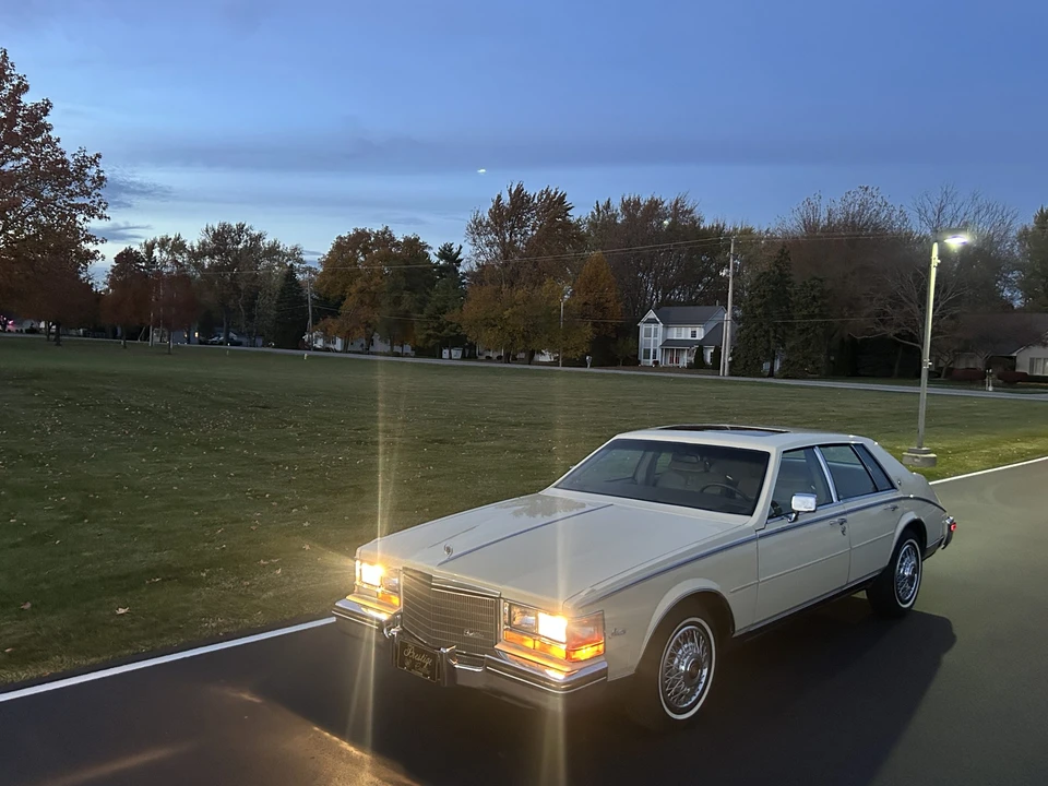 1985 Cadillac Seville - Image 2 of 31