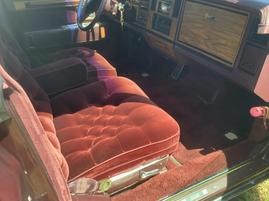 1985 Cadillac Seville - Image 21 of 27