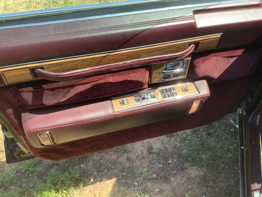 1985 Cadillac Seville - Image 20 of 27