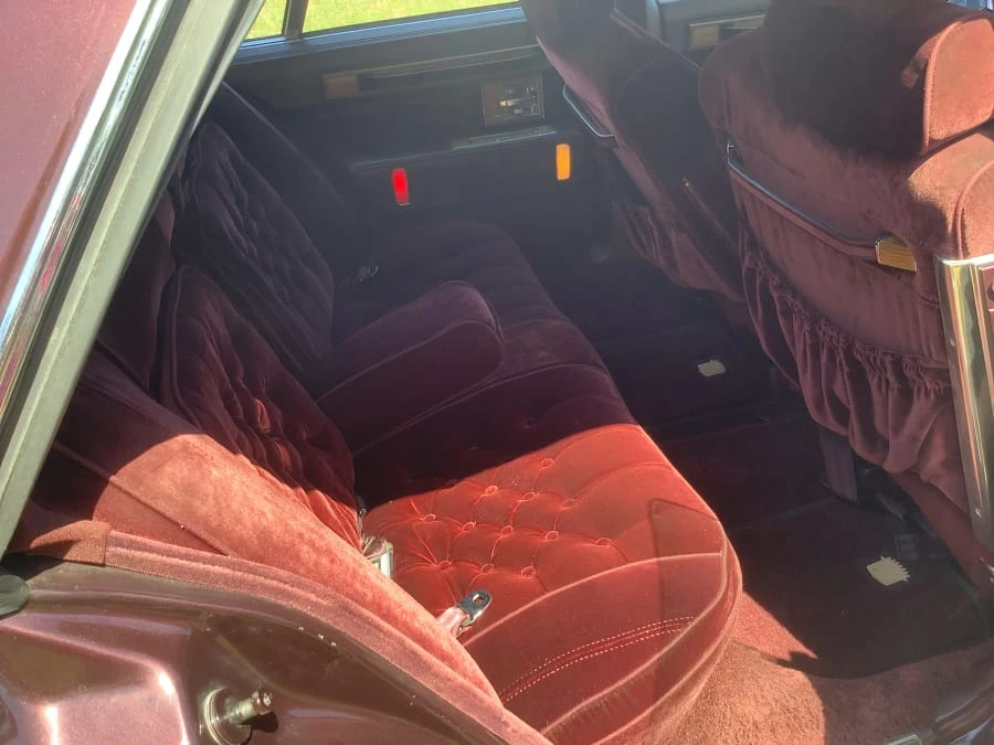 1985 Cadillac Seville - Image 24 of 27
