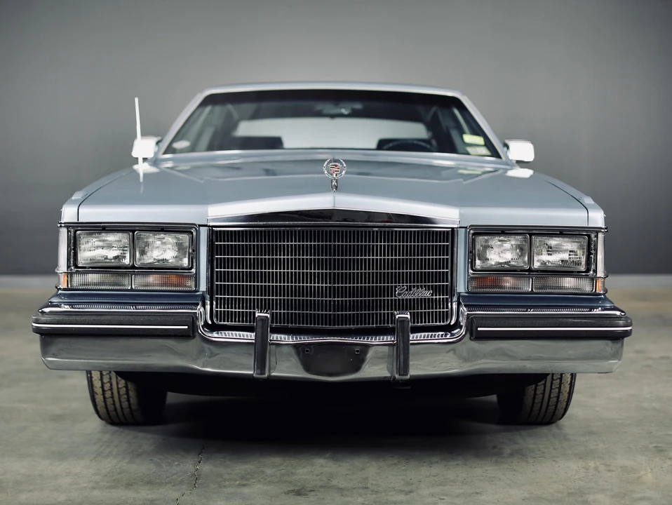 1985 Cadillac Seville - Image 30 of 31